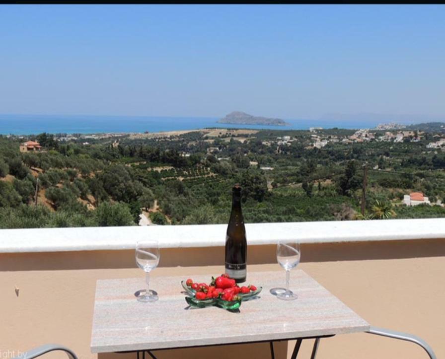 Provarma Hills Luxury Villa Gerani Gerani  Exterior foto